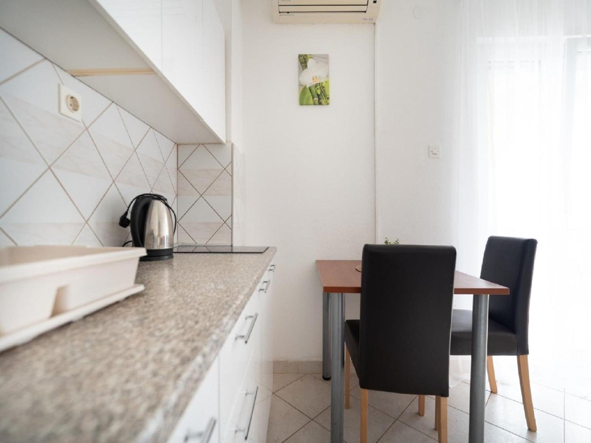 Apartments Milic - One Bedroom Apartment With Sea View And Terrace 고르니 카린 외부 사진