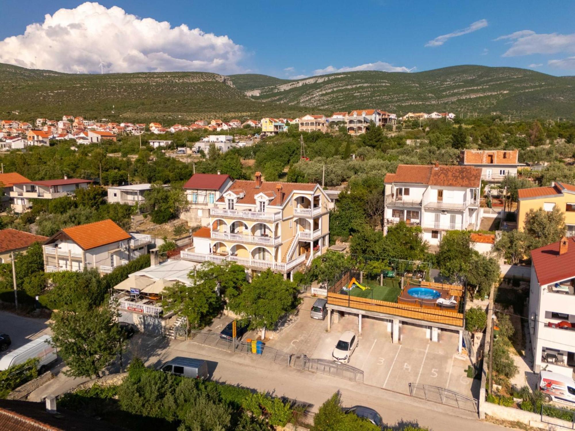 Apartments Milic - One Bedroom Apartment With Sea View And Terrace 고르니 카린 외부 사진
