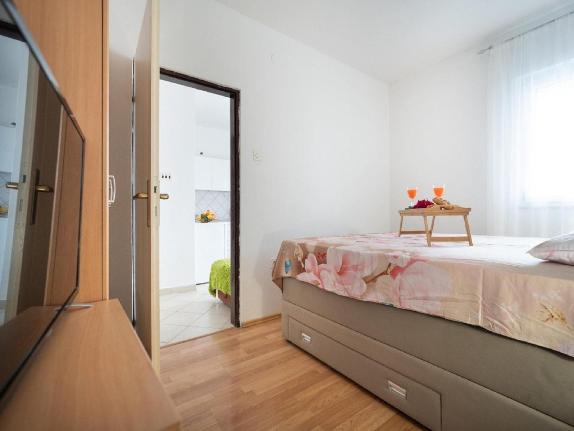 Apartments Milic - One Bedroom Apartment With Sea View And Terrace 고르니 카린 외부 사진
